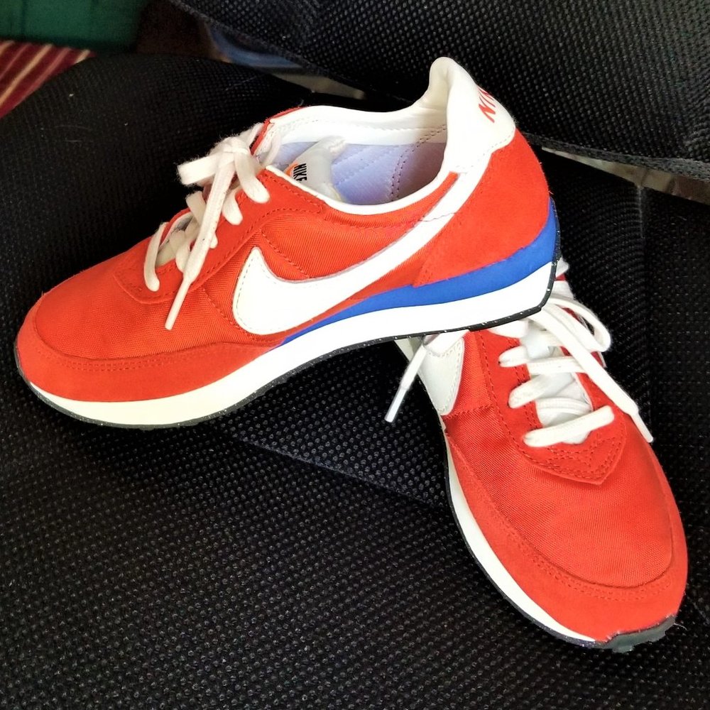 Nike Waffle Trainer 2 Orange Boys 1 Youth WOW!